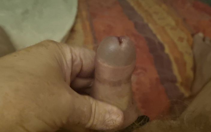 Pellefnatt: Мій друг любить грати зі своїм членом, коли я дивлюся.
