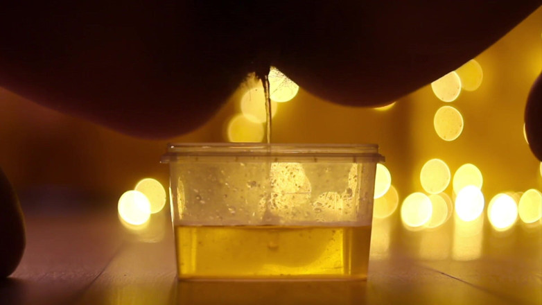 Hairypussyangel: Schöner natursekt-drink für meinen sklaven