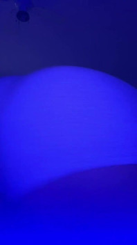 Dicker hintern, twerking in blauem Licht
