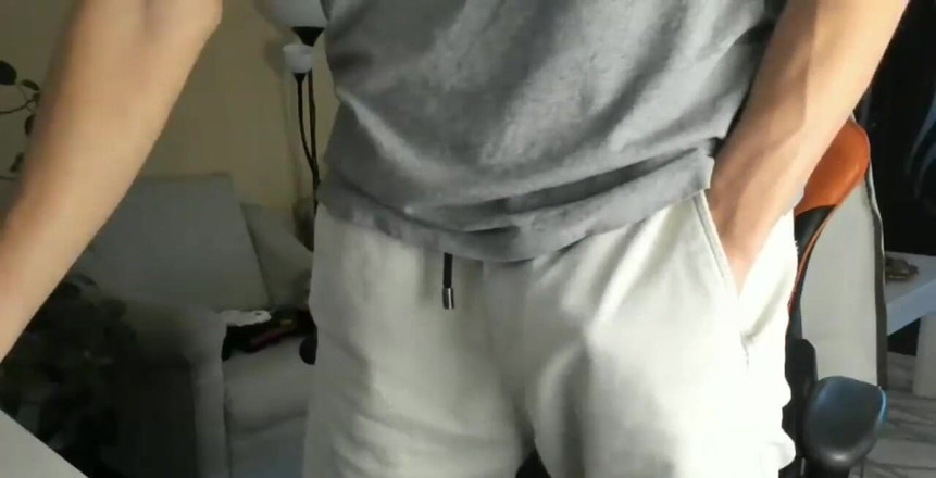 Hottestguys21: Flux commencé le 11/11/2023 08:59 Quelqu’un dans un quickie ?