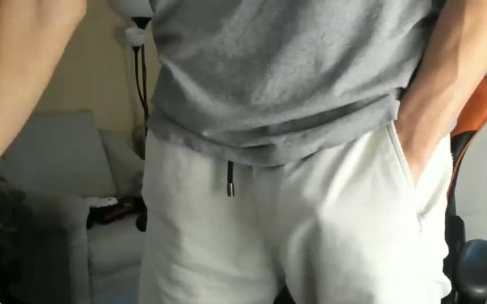 Hottestguys21: Streaming dimulai 11/11/2023 08:59 Apakah ada yang mau quickie?