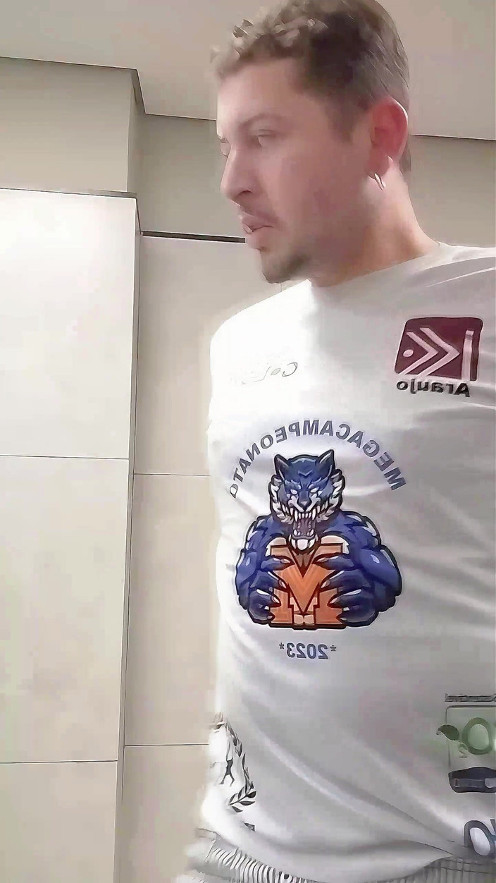 Marcosninfo: Quasi mi ha beccato la guardia di sicurezza a mettermi...