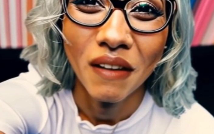 Dukes Hardcore Honeys: Mevrouw Schudt praat met de fans