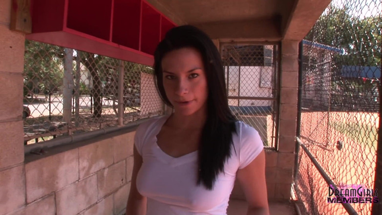 Dream Girls: She gets naked in risky spots in Tampa