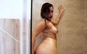 Kylei Ellish: Wat is er beter plezier dan een heerlijke douche te...
