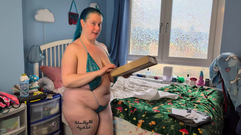 Alice_Mayflower_Scottish: Genie pole wear, slingkini &amp;candyzombies kuhohren unboxing &amp;anprobieren - solo mädchen