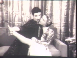 Vintage megastore: Natoma và MR. Frederick