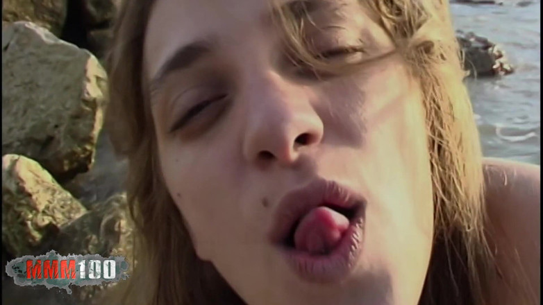 MMM100: Ședință foto Val lângă mare cu Val, o libertină franceză