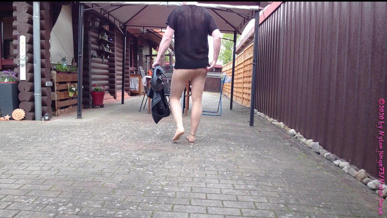 Carmen_Nylonjunge: 치마를 떨어뜨리는 Nylonjunge