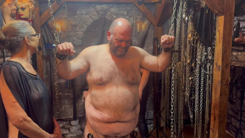 blackberrymilf: Lanisterbear Gets Put Back Into Ball Buster Part 2