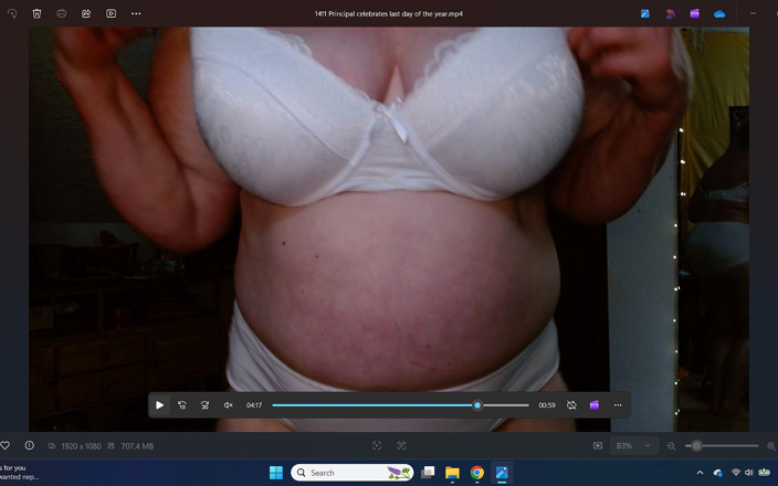dawnskye1962: 1411大学教授庆祝学校的最后一天，无法保持她的衣服！来自 Dawnskye1962