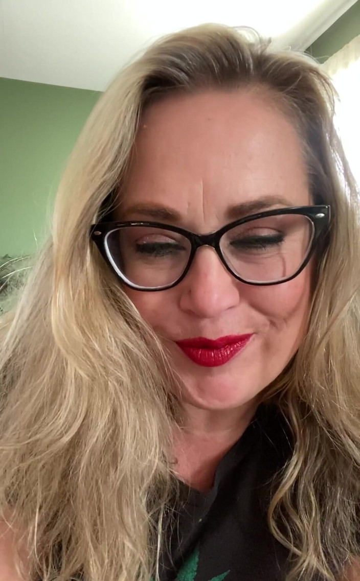 Lily Bay: Heres teil des nächsten videos, das ich geschnitten habe..... Du...