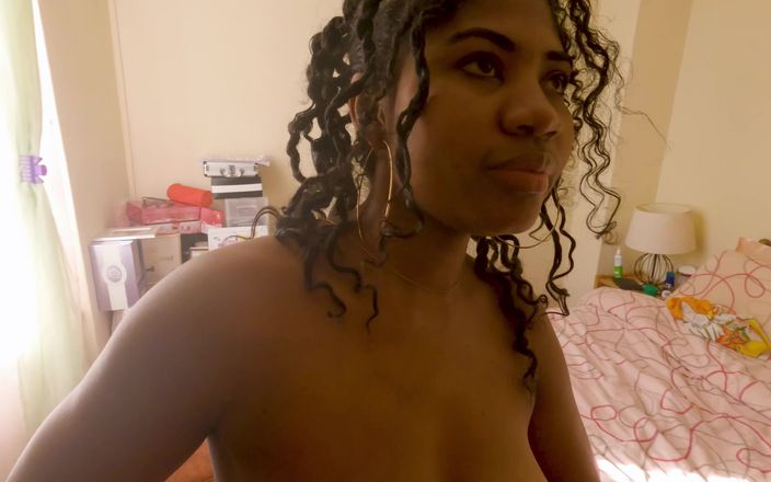 Belle: Ebony tonårssjuksköterska