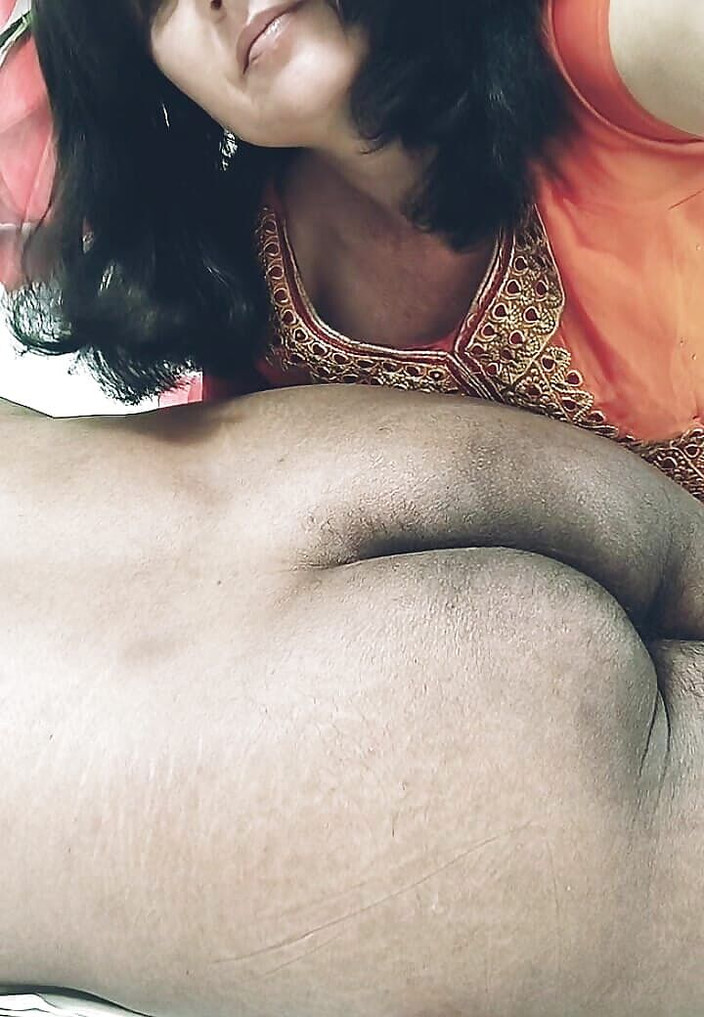 Bolly Karma: あなたは私がいつもこれをしないことを知っています-お尻を舐める