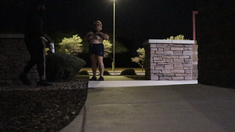 Rendezvousing Assets: मोटी खूबसूरत विशालकाय पत्नी कपड़े उतारती है और उस गांड को वापस सार्वजनिक रूप से फेंकती है! Badblondiemonroe