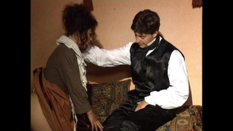 Vintage megastore: Cameriera calda e pelosa scopata dal suo padrone in video...