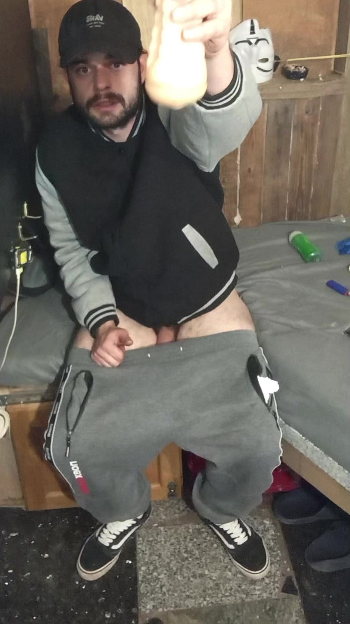 jerkofflover: उस जगह पर कमशॉट जहां मैं हस्तमैथुन करने जाता हूं और साथ ही वीडियो से पहले मैंने नियंत्रण किया