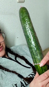 Sadece üyeler salatalık mastürbasyon yapıyor