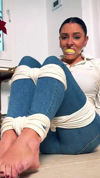 Lola Lu on Curious Step Mum Finds Bondage Pics on Her Dominant Step Son's Laptop HD
