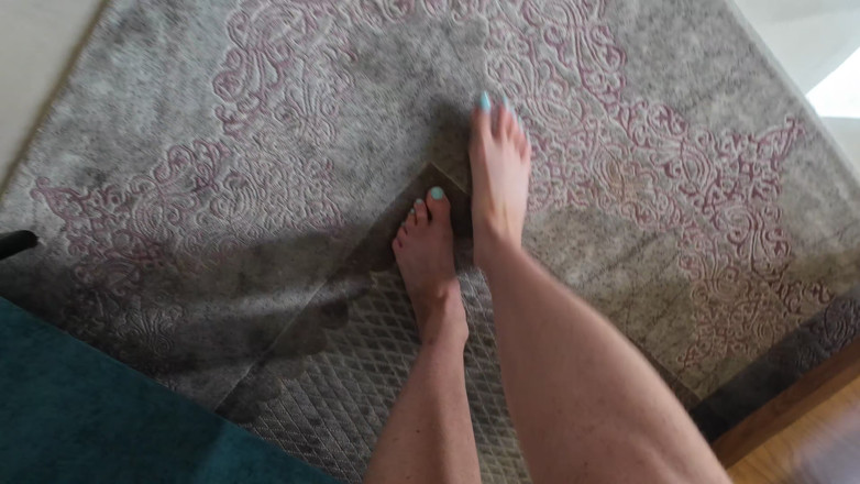 ScottishSweetie: Close up Feet Fetish: Painted Toes and Dirty Soles