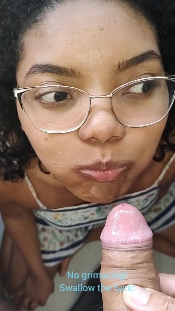 Pietro Montoya: Stiefdochter Mijn Gehoorzaam Die Mijn Voeten Schoonmaakt Met Haar Tong...