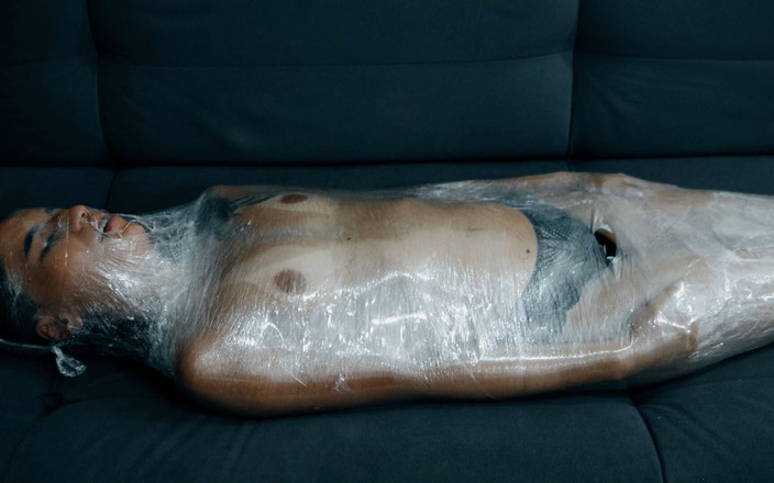 MAF fetish studio: प्लास्टिक की लपेट के साथ मम्मीफिकेशन, गुदगुदी, दर्द और लगातार चरमसुख