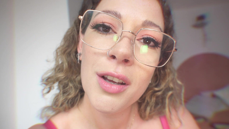 Sasha Curves: Professora gigante lida com os valentões da faculdade
