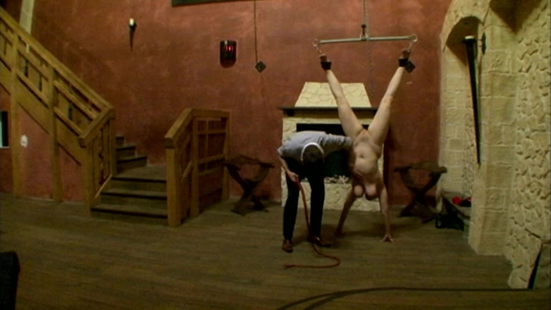 BDSM Deutschland: Gefesselte Blondine Unterwirft Sich Intensiven BDSM-bondagespielen