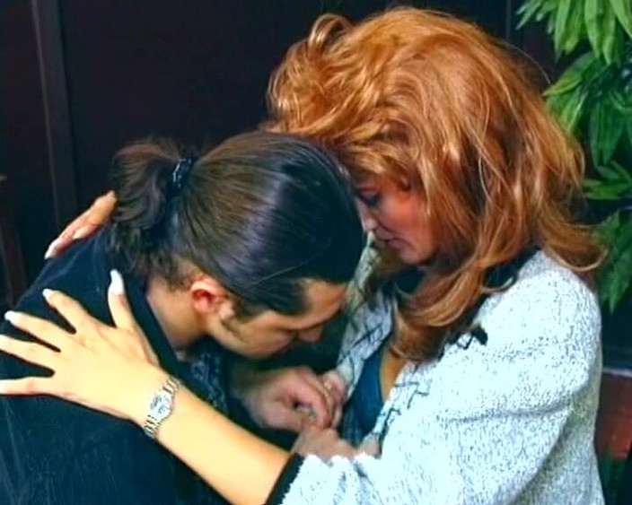 Deutsche Madchen: MiLF tedesca graziosa scopata nel ristorante