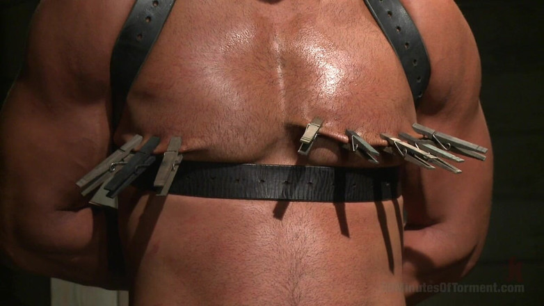 30 Minutes of Torment: Latinskoamerický hunk Diego Vena zcela nový v BDSM