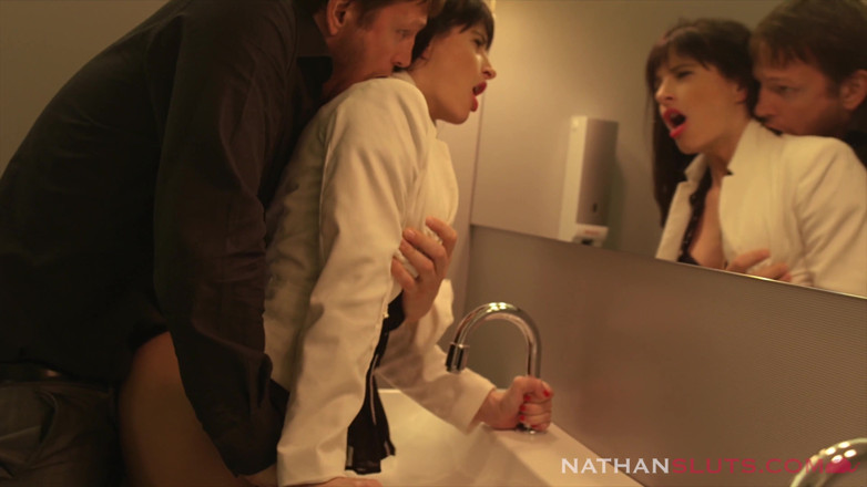 Nathansluts: Mandhandled milf Ava Courcelles gets drilled by pervert Ian Scott's...