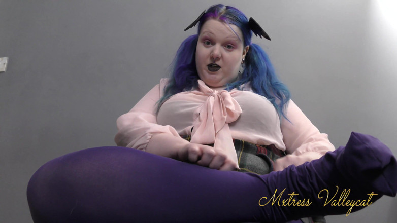 Mxtress Valleycat: College ghoul's sweaty tights
