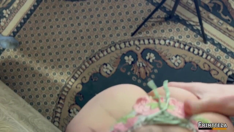 Frintteza: A futut rapid o vecină în timp ce soțul ei nu...