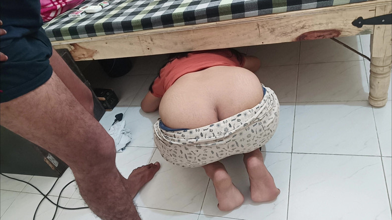 Yourdidipriya: Desi XXX Fucking Stepsister Who Stuck Under Bed. Indian Hindi...