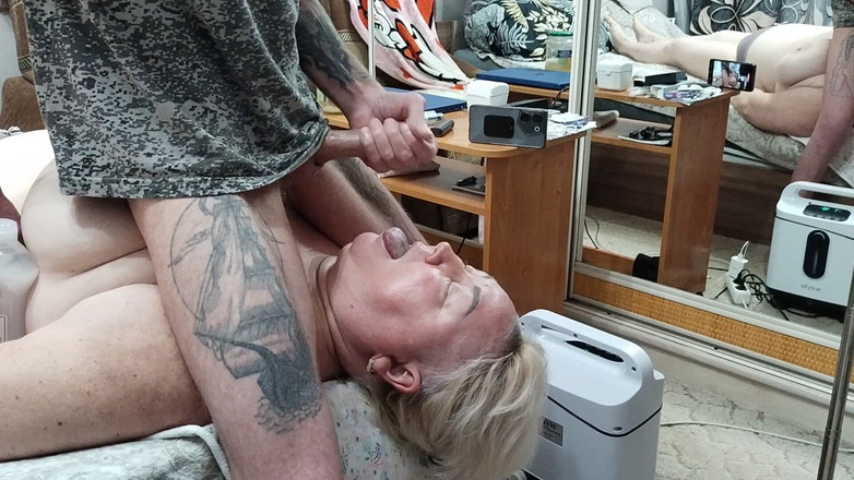 Zona901: 彼女に熱い精液を与えるためにチンコをしごいている