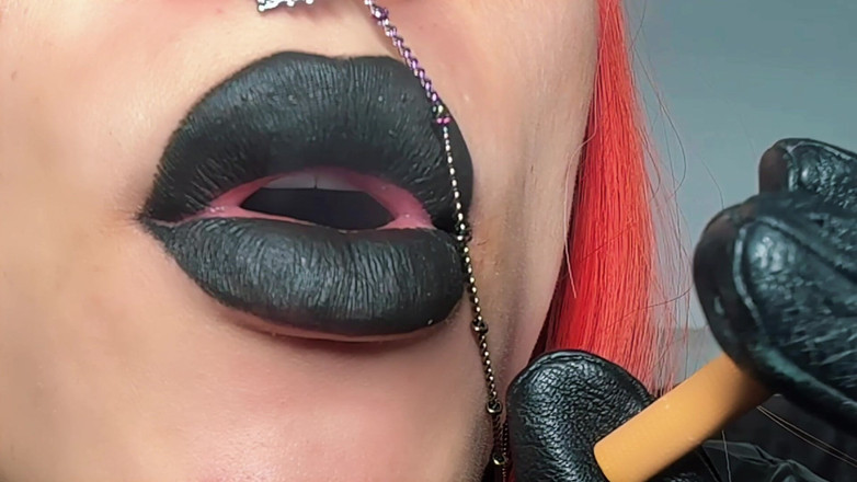 Viper Fierce: Dirty Mluvící Sissy Děvka Zblízka Kouření a Rty Fetiš