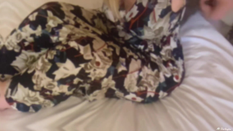 Daddykane: De stiefmoeder van mijn vriend liet me haar een olieachtige...