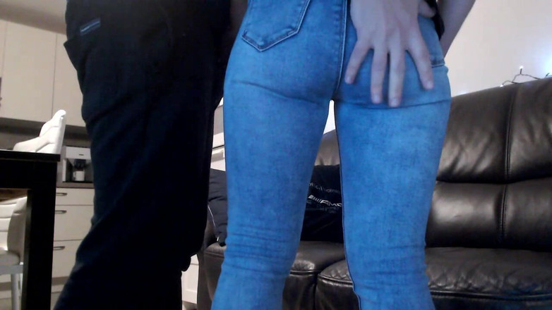 MagicStas: Ragazza miLF ditalino in jeans e mutandine