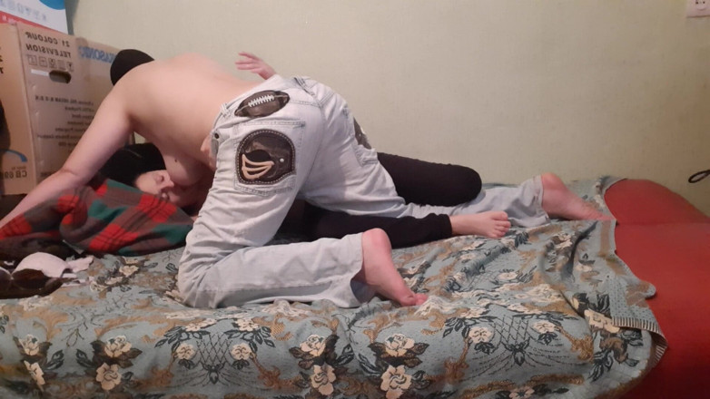 Lesbian-candys: Pendant que ma belle-mère me caresse, je lèche ses gros...