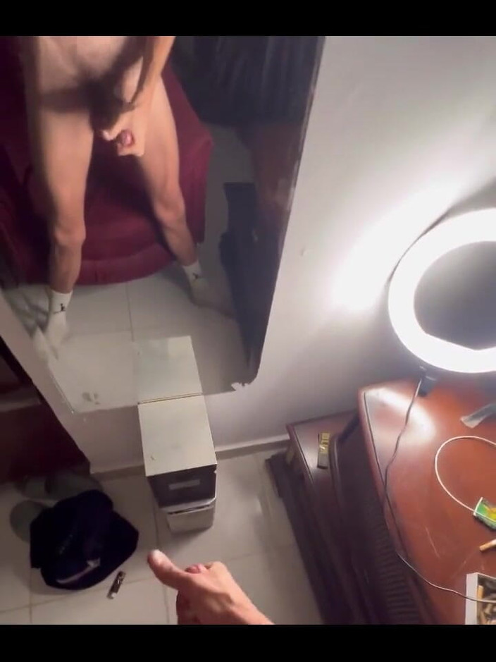 ARAB HUNG TWINK: 운동 후 뚱뚱한 자지를 따먹는 아랍 걸레