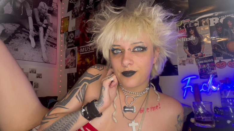 Glitterqueen1999: Neem mijn maagdelijkheid stiefbroer penectomie het is zo klein