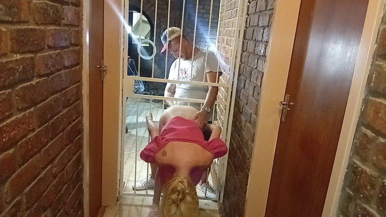 18blondteen: Pokud mě nevlastní otec ošukám, najdu způsob, jak ošukat mého...