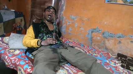 Desiboy110Ankit: Douche dorée desiboy1101, garçon, pipi et éjac