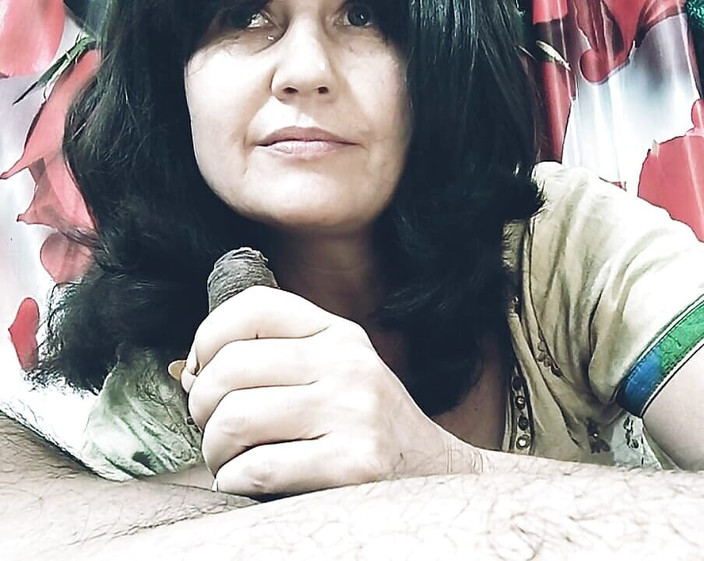 Bolly Karma: Młoda i naturalna żona dziwka przyjmuje Wielkiego Czarnego Kutasa