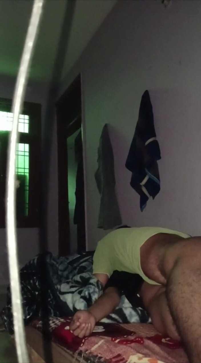 Rishi: Non voglio l'affitto, solo queta la sete della mia figa,...