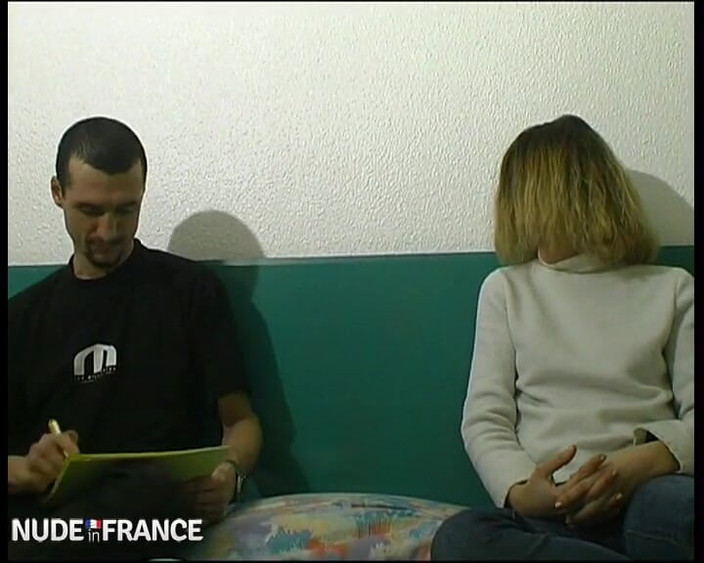 La France a Poil: Jennifer, si pirang dan naif, pertemuan kita di hotel untuk...