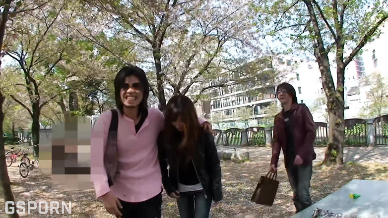 Go Sushi: Настоящая японская девушка Islay трахается перед бойфрендом куколда