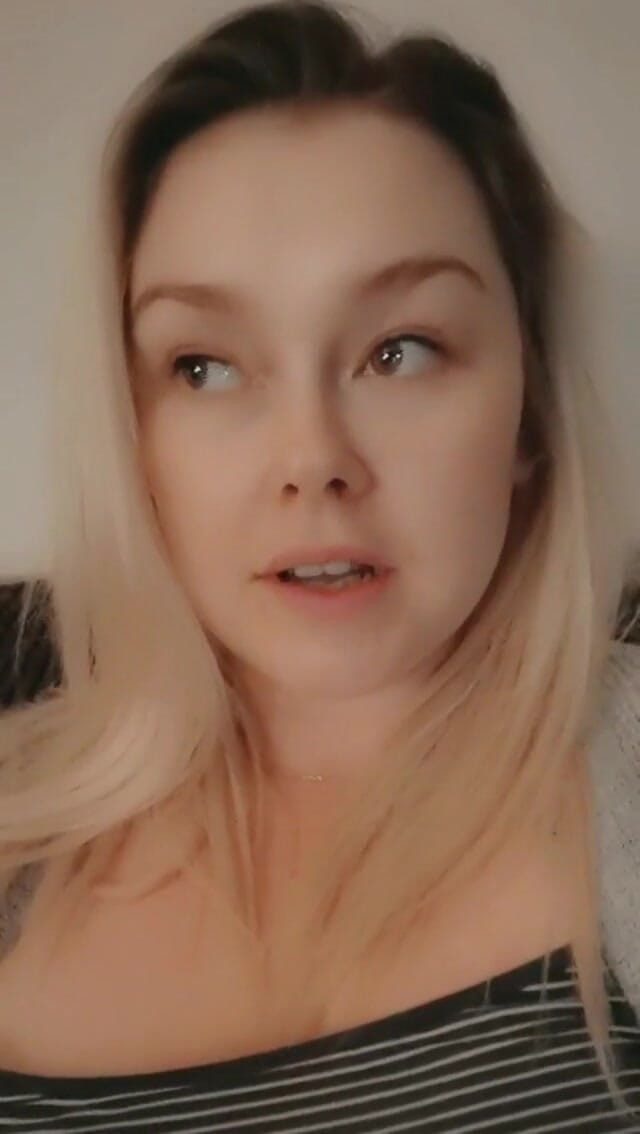 Ivy Wild: Moje bla bla bla. Výpad