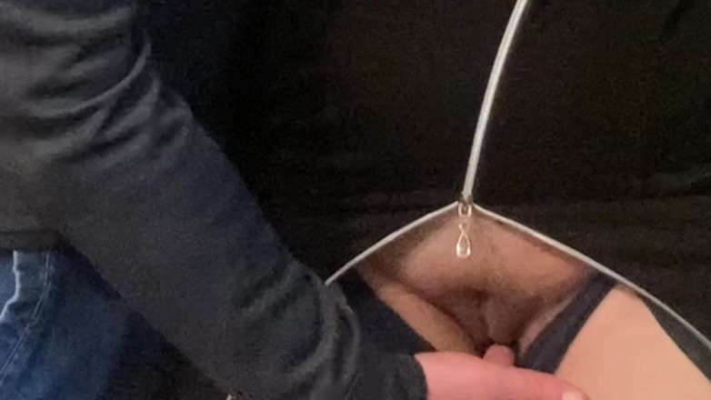 Niki studio: Beeindruckend! Schmutzige fremde finger reiben meine muschi in der U-bahn