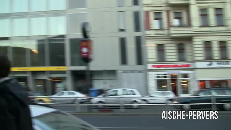 Aische Pervers: Her first pisswalk